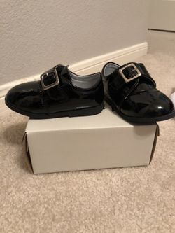 Toddler suit (24 m) and shoes (7)