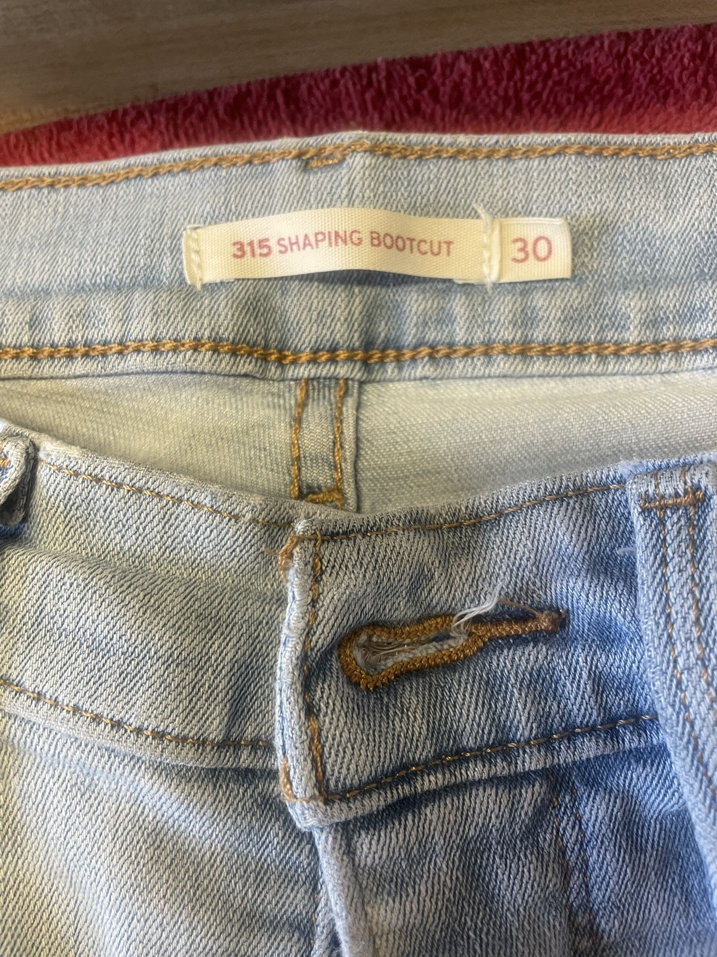 Women’s Levis 315 Size 9l