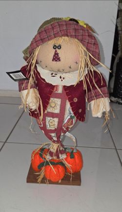 $10 each Vintage Fall Halloween decor set. 2 lighted foam jack‑o‑lantern pumpkins: large one 10" diameter, small one 9" diameter, both light up, shows
