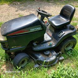 CRAFTSMAN YTD 4000 RIDING LAWN MOWER RUNS WELL 