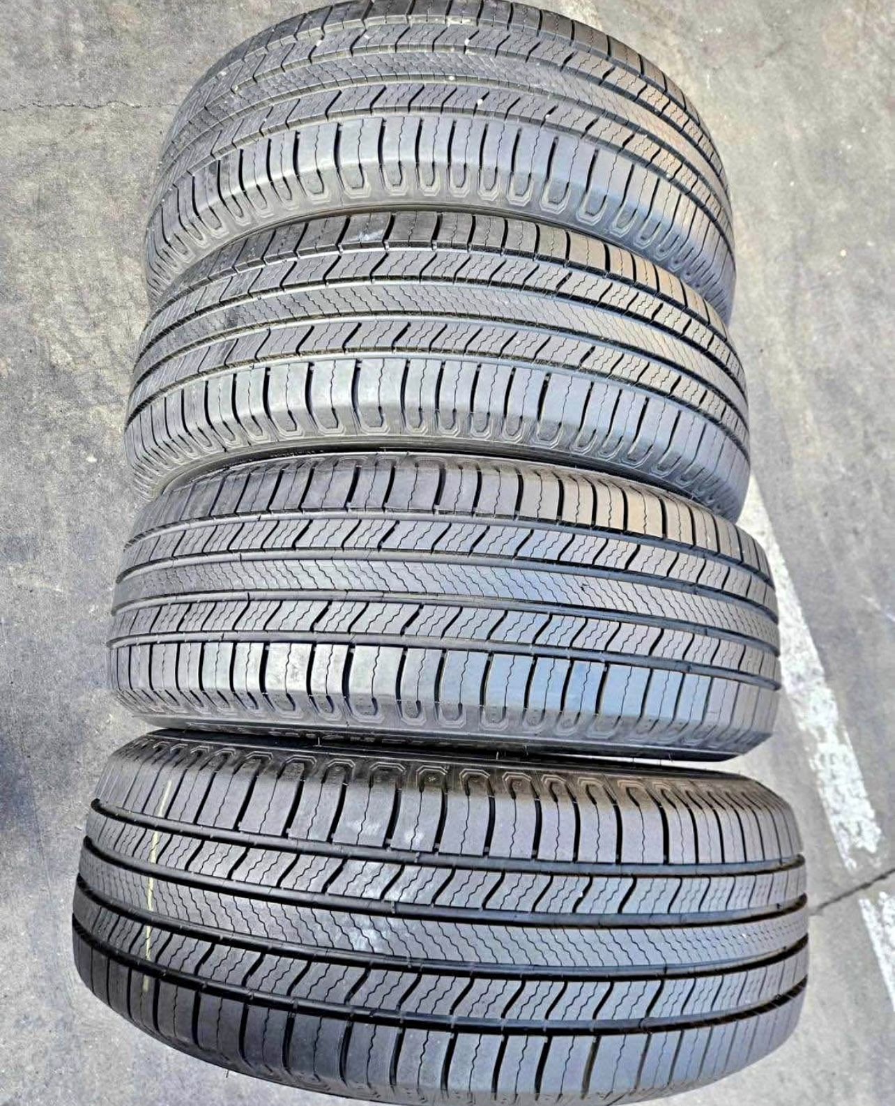 225/65-17 Michelin vendo un set de llantas usadas excelente condiciones de vida las 4 ✅🤩I am selling a set of used tires, all 4 in excellent living c