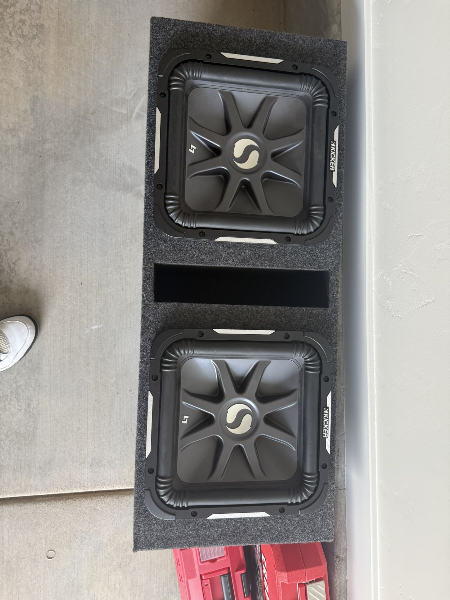 2 12” Kicker L7 Solo-Baric Subwoofers