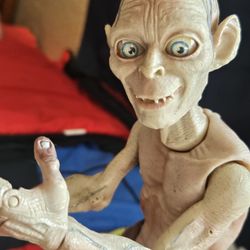 Talking Gollum Smeagol 2003 Marvel Lord Of The Rings Action Figure 11" x 11½"

