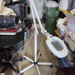 Magnifying Led Light With Wheels For Many Applications Makeup 