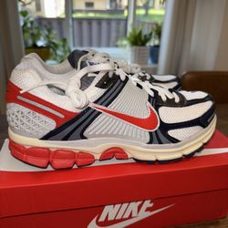Nike Zoom Vomero 5 USA SIZE 10M NEW