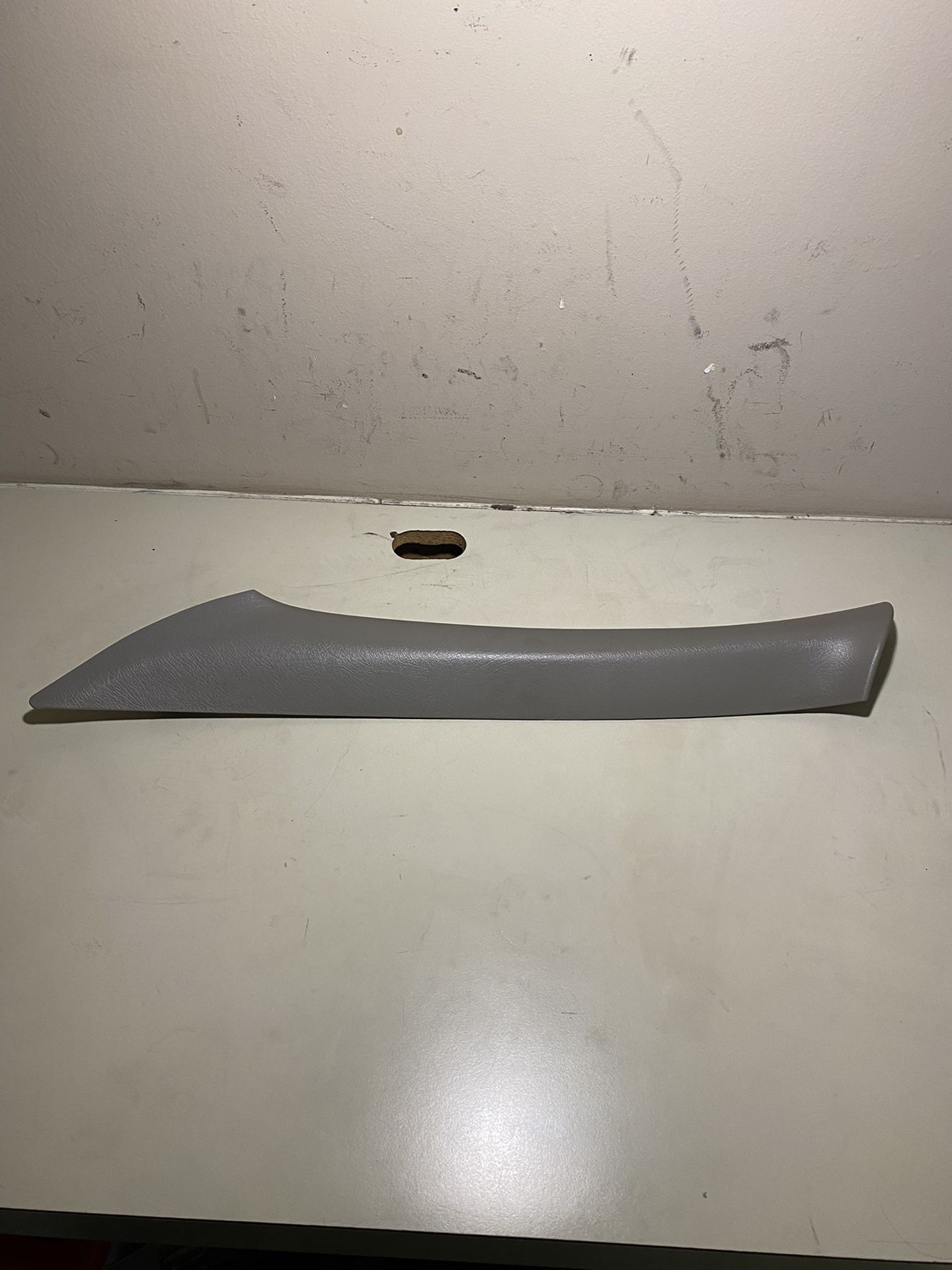 02-04 Chevy Trailblazer OEM Front Left Side Windshield A Pillar Trim