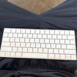 Wireless Apple Keyboard 