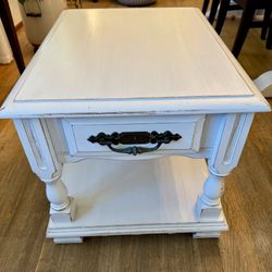 2 matching end tables