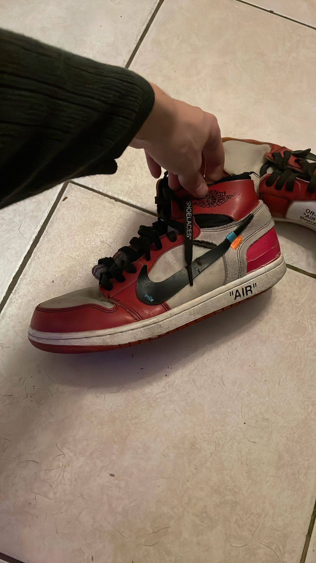OFF WHITE JORDAN 1 CHICAGO