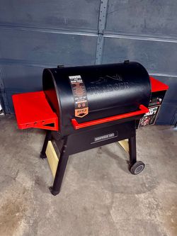 Traeger Ironwood 885 Wi-Fi Pellet Grill and Smoker in Black with Custom Finishes