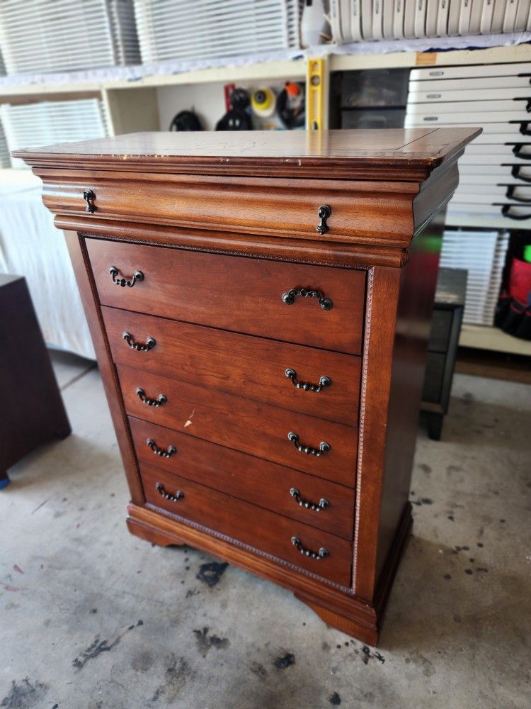 Dresser