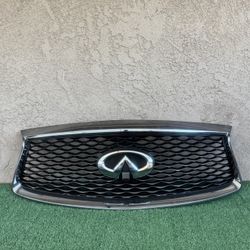 2016-2020 INFINITI QX60 FRONT BUMPER GRILLE W/ CAMERA OEM
