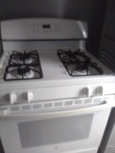 GE  GAS Stove 