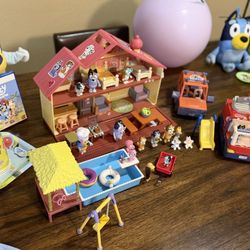 🐶✨ HUGE BLUEY BUNDLE – Bed Set, Toys, PS5 Game & More! ✨🐶  Over $600+ retail value Everything included – perfect gift bundle!