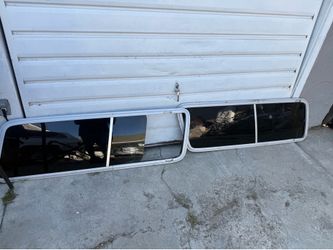 Blazer k5 back rear window with molding