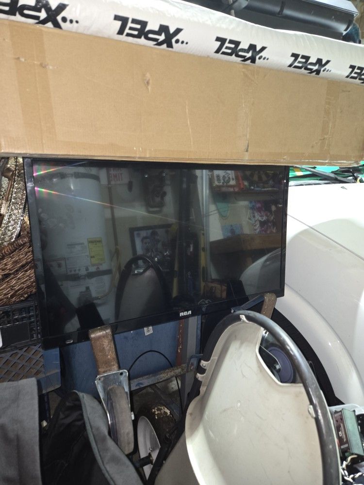 Smaller TV W Wall Mount