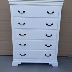 Dresser White 6-Drawers 