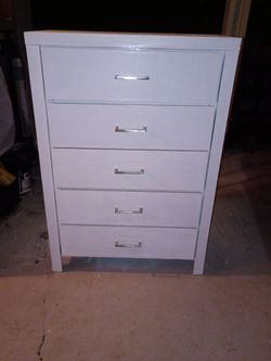 White 5 drawer dresser w/nightstands
