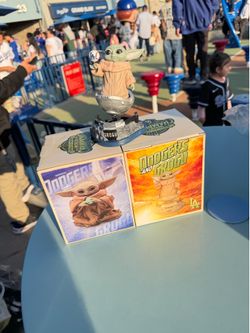 Los Angeles Dodgers Star Wars baby yoda grogu bobblehead