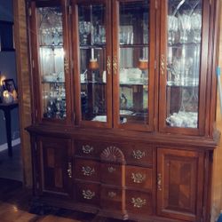 China Cabinet With Lights 