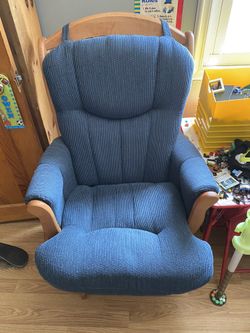 Glider Chair and Kids table with (2) chairs