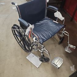 24, inch extra large 400 pound capacity wheelchair by Medline.