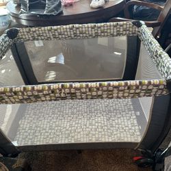 Costway Portable Pack-n-play