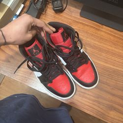 Jordan 1 Mid