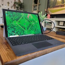 Surface PRO 5 With Docking Station