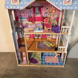 Girls Dollhouse 