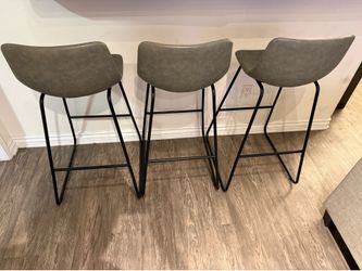 39’ Gray Leather Bar Stools (Set of 3)