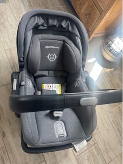 UPPAbaby Mesa Infant Car Seat + Base  Jake