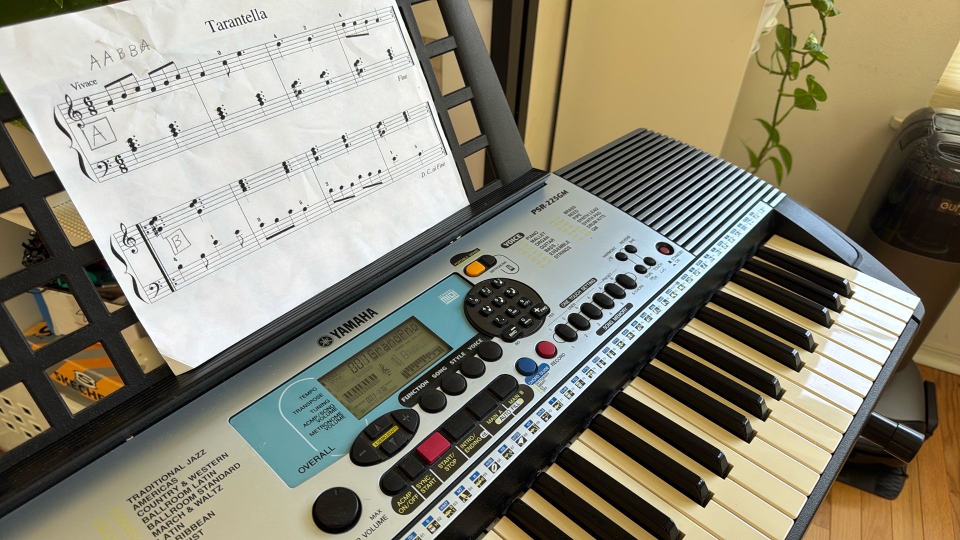 Yamaha Piano PSR-225GM With Stand