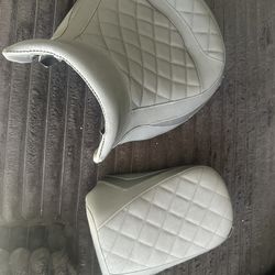 WOLFLINEMOTO Motorcycle Seats Kawasaki Vulcan S 650 Black 15-26