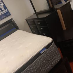 *Weekend Special!!!*---Classic Emily Black Bedroom Sets---From $649!!!---Delivery And Financing😉
