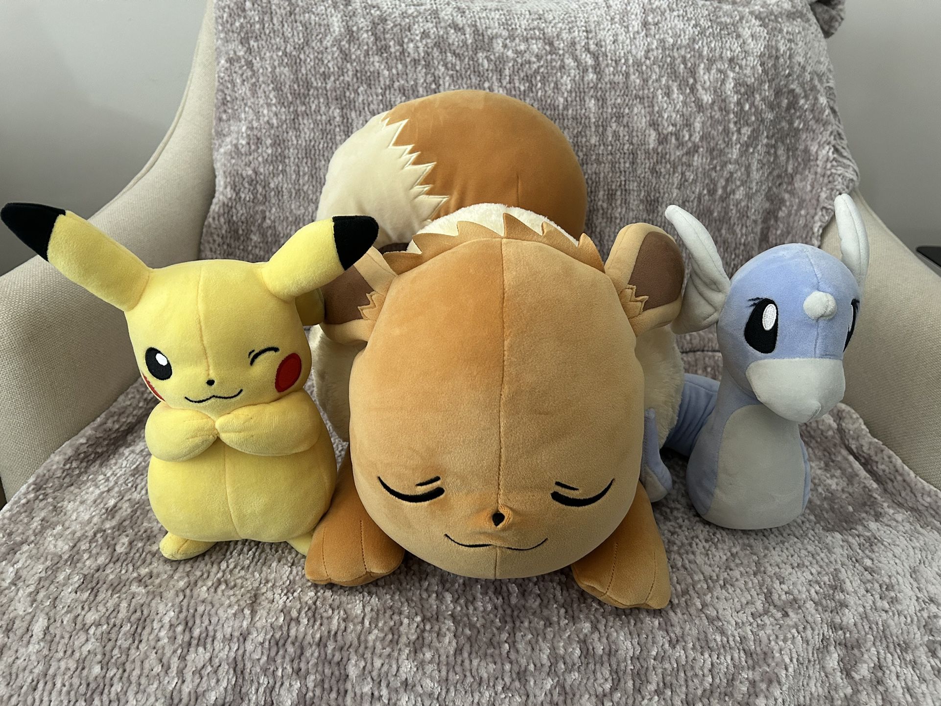 Pokémon Plushie Lot