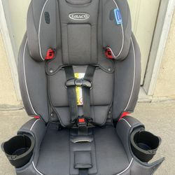 GRACO CONVERTIBLE CAR SEAT