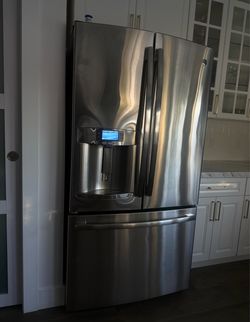 29 cu. ft. French Door Refrigerator GE