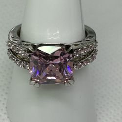 BEAUTIFUL WOMEN ‘S RHINSTONE RING SIZE 7 ✨HIGH QUALITY   