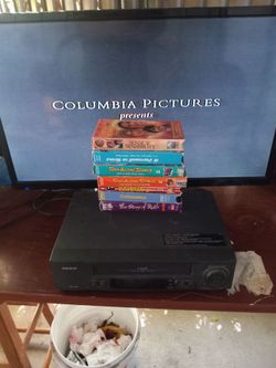 Admiral 4-Head VCR with 7 VHS Tapes