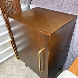 Cabinet/Vintage cabinet/end table