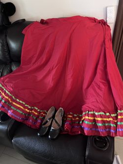 Falda Y Zapatos De Baile Folklorico