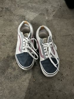 Shoes: Vans