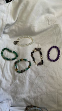 5 Stretchy bracelets and clasps bracelets