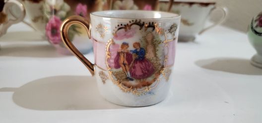 Beautiful high end of  England China tea cups set