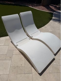 Pool lounge chairs