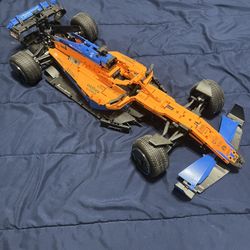 Lego McLaren Formula 1 Race Car set 42141