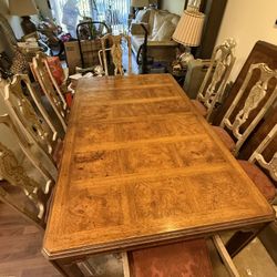 Vintage Heritage Dining Table And Chairs