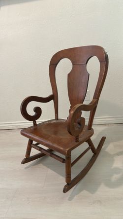 Refurbishable Wooden Rocking Chair