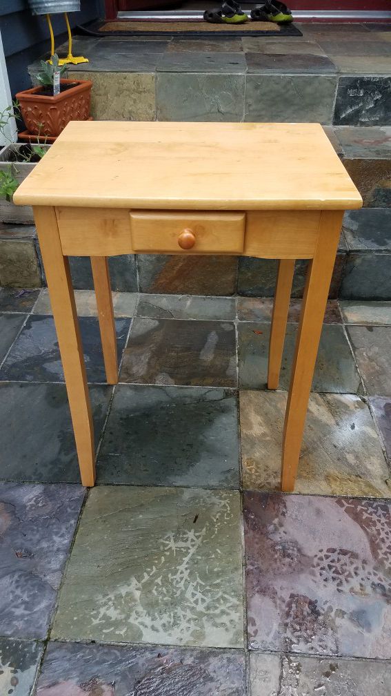 Small table stand